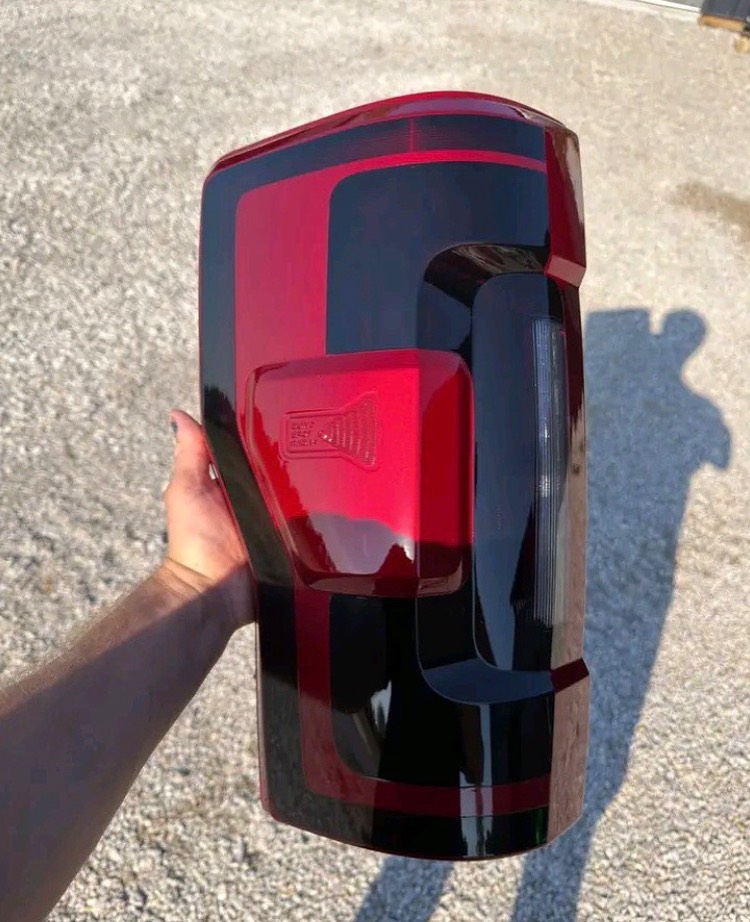 Super Duty tail lights — photo 2
