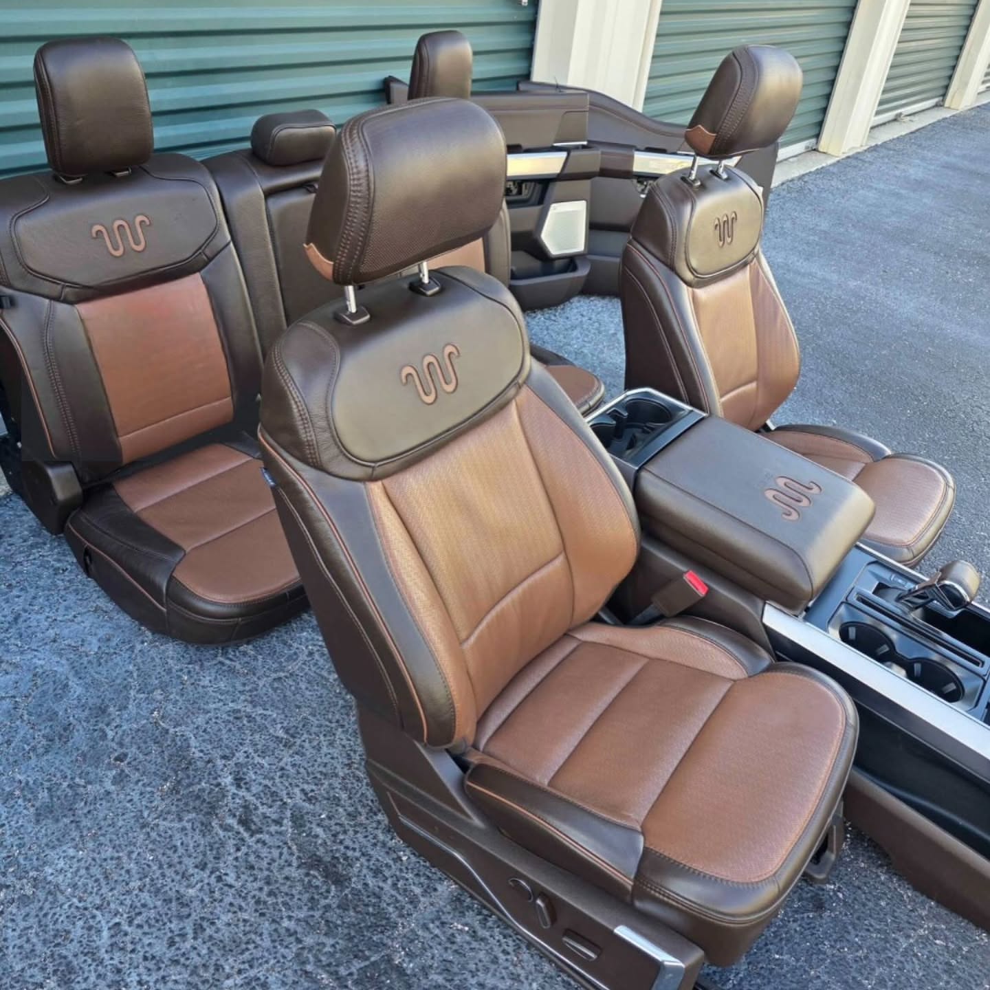 KING RANCH SEATS AND CONSOLE — photo 3
