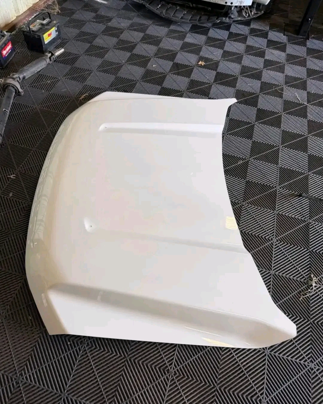 F250-350 white Hood — photo 2