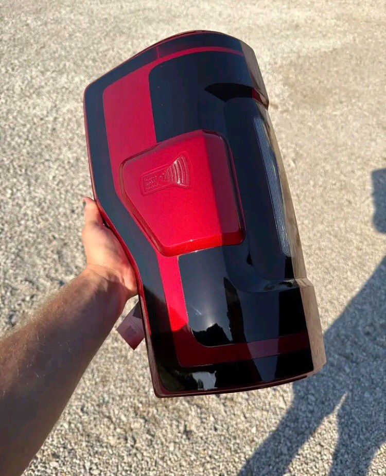 Super Duty tail lights — photo 3