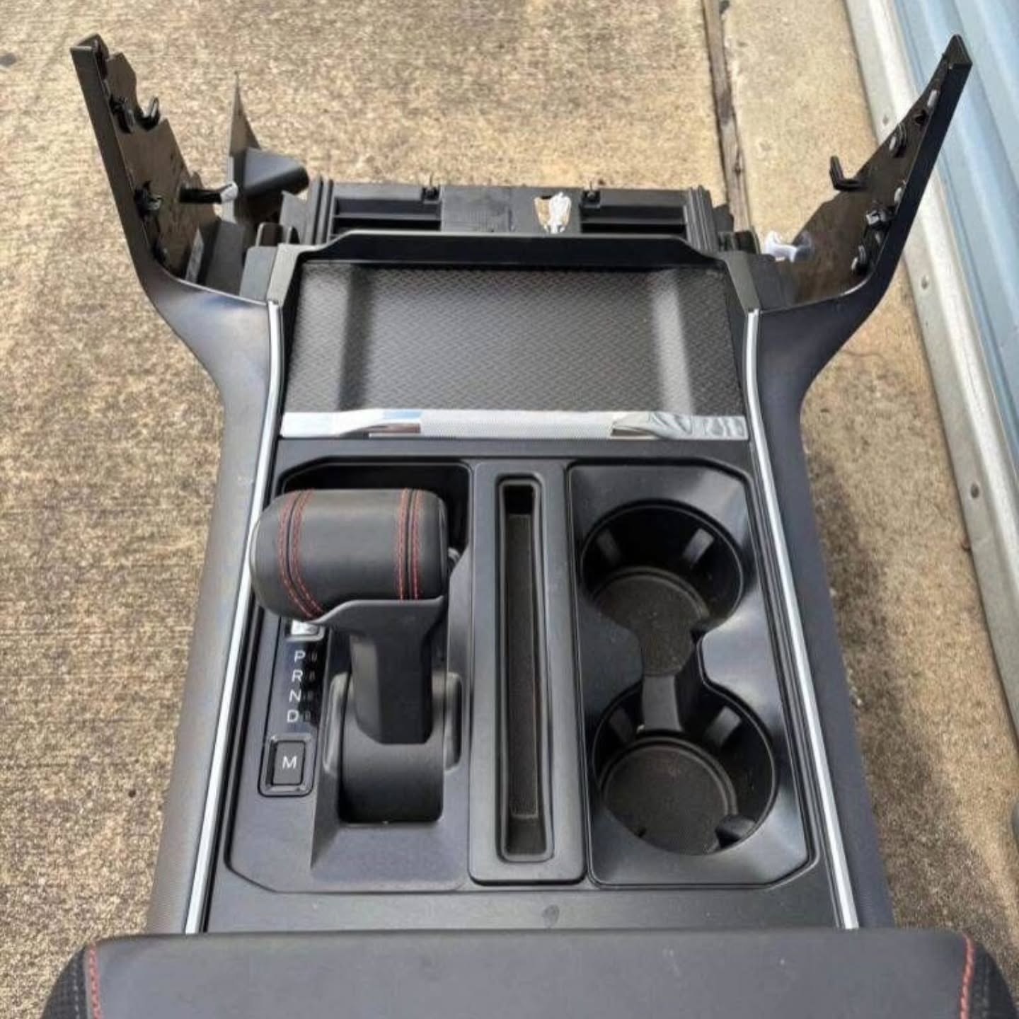 F150 center console — photo 3
