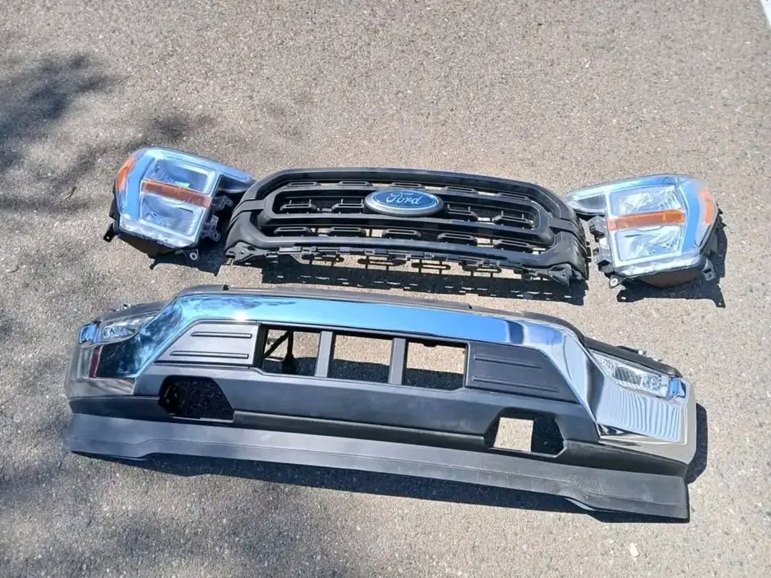 F150 Bumper assembly ,fog lights, complete — photo 2