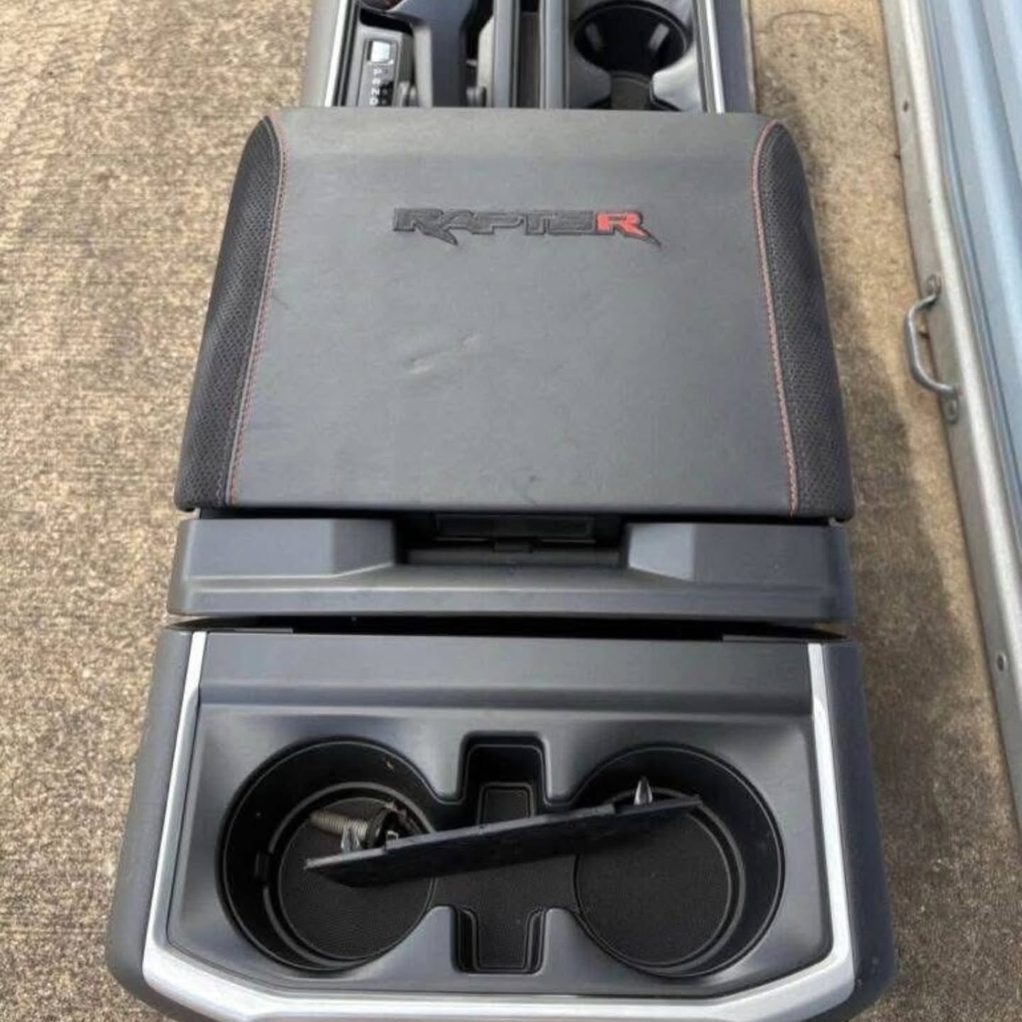 F150 center console — photo 2